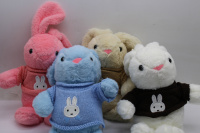 Зайчик в кофте 20см 4 цвета FM6523