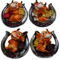 Магнит Бык на подкове с надписью 5,5 х 6,5см 4 вида МГ06