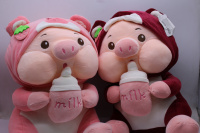 Поросенок с бутылочкой 40см 2 цвета FM6356
