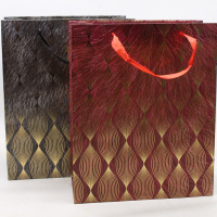 Пакет подарочный "Узоры" 26х32х12см 4 цвета 11518-24