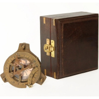 Морской компас 10х10х6см с солнечными часами в деревянном футляре, металл/дерево/стекло TN-24-3716