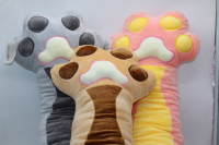 Игрушка-подушка "Лапка" 65см 3 цвета FM5784