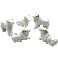 Статуэтка Бык 5,5см 5 видов S0616 от магазина "Карандаш"