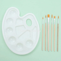 Набор Палитра 22,5х16,5см с кистями синтетика (плоская 2шт., круглая 4шт.) MB2448 от магазина "Карандаш"