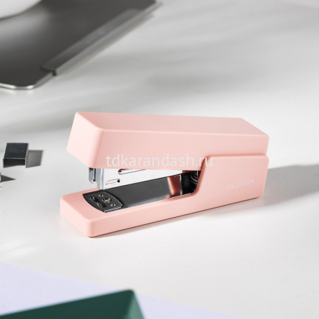 Степлер №24/6,26/6 20л "Nusign" глубина 45мм пластик персиковый NS084-RD от магазина "Карандаш"