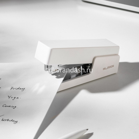 Степлер №24/6,26/6 20л "Nusign" глубина 45мм пластик белый NS084-WT от магазина "Карандаш"