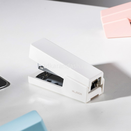 Степлер №24/6,26/6 20л "Nusign" глубина 45мм пластик белый NS084-WT от магазина "Карандаш"