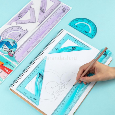 Набор 4 предмета гибкий сиреневый (линейка 30см, 2 треугольника 9/13см, транспортир 10см) пластик от магазина "Карандаш"