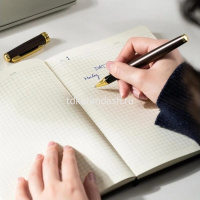 Бизнес-блокнот А5 96л клетка на резинке, гибкая обложка, коричневый EN130G-BROWN от магазина "Карандаш"