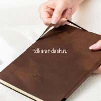 Бизнес-блокнот А5 96л клетка на резинке, гибкая обложка, коричневый EN130G-BROWN от магазина "Карандаш"