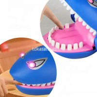 Игра "Акула - дантист" 21см (свет, звук) 1621 Y6051-17 от магазина "Карандаш"