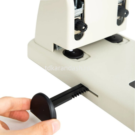 Дырокол мощный 100л 2-отв, d-6мм, 12мм, с 2-мя линейками, металл, серый E0130 от магазина "Карандаш"