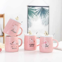 Картинка Кружка "Единорог" с ложкой и крышкой, 4 вида, керамика C518 от магазина "Карандаш" Кружка "Единорог" с ложкой и крышкой, 4 вида, керамика C518 от магазина "Карандаш"