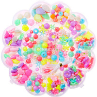 Набор бусин для творчества №4 15.5х15.5см размер ассорти, в пластиковом футляре M-20045 от магазина "Карандаш"