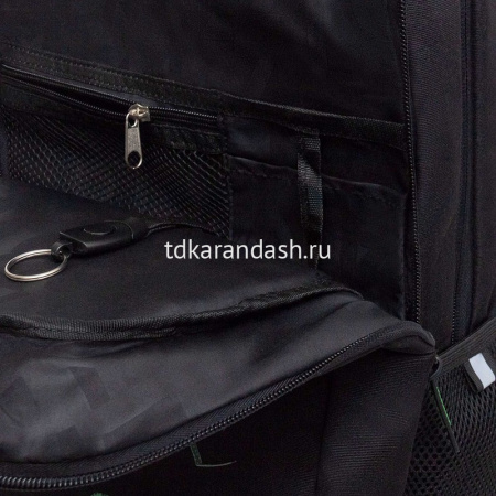 Рюкзак 26х39х19см, 700гр, 2 отделения, 3 кармана, черный/салатовый "Мяч" RB-656-3/2 от магазина "Карандаш"