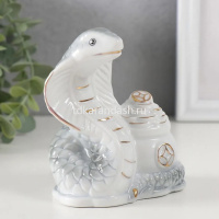 Сувенир "Змея с мешком золота" белый 10,5х9см керамика Y10404-24 от магазина "Карандаш"