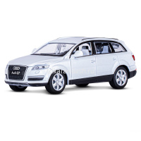Машина "Audi Q7" белая, инерционная, металл 17,5см (свет, звук, откр.двери) JB1251391 от магазина "Карандаш"