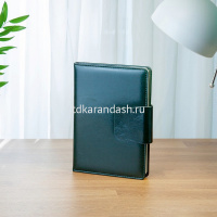 Ежедневник недатированный А5 "Prestige" 320стр., зеленый, искусственная кожа, магнитная застежка от магазина "Карандаш"