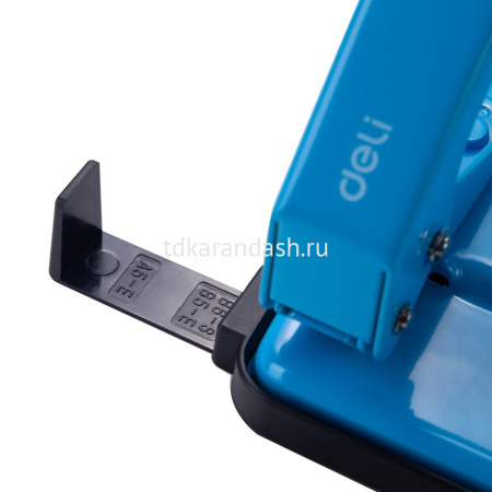 Дырокол 35л 2-отв, d-6мм, с линейкой, металл, голубой E0138 от магазина "Карандаш"