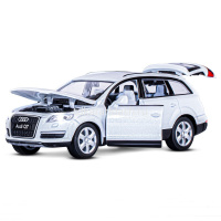 Машина "Audi Q7" белая, инерционная, металл 17,5см (свет, звук, откр.двери) JB1251391 от магазина "Карандаш"