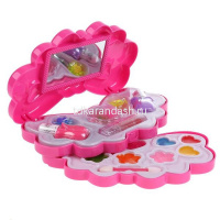 Косметика для девочек "Фееринки" (блеск для губ, помада, лак  для ногтей, заколки) 10636I3-FI от магазина "Карандаш"