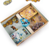 Игра настольная "Замок де Комбо" 21х15см (78 карт, фигурка герольда, 96 жетонов, блокнот) PG-17408 от магазина "Карандаш"