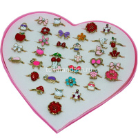 Картинка Кольцо с цветным рисунком, ассорти, металл Y8025-18 от магазина "Карандаш" Кольцо с цветным рисунком, ассорти, металл Y8025-18 от магазина "Карандаш"